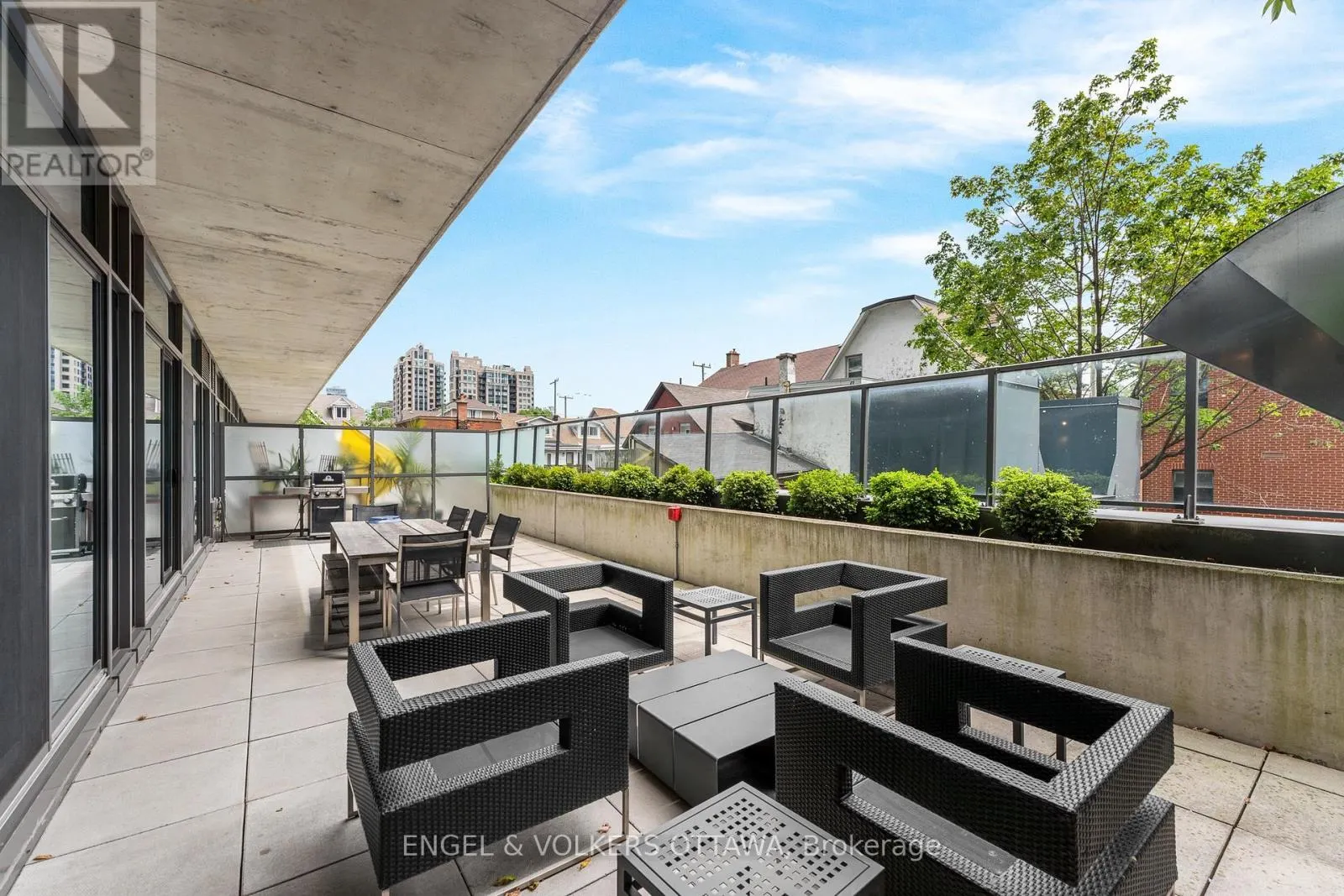 303 - 224 LYON STREET