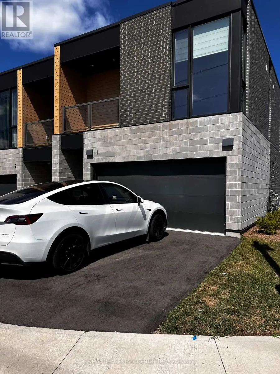F001 - 261 WOODBINE AVENUE