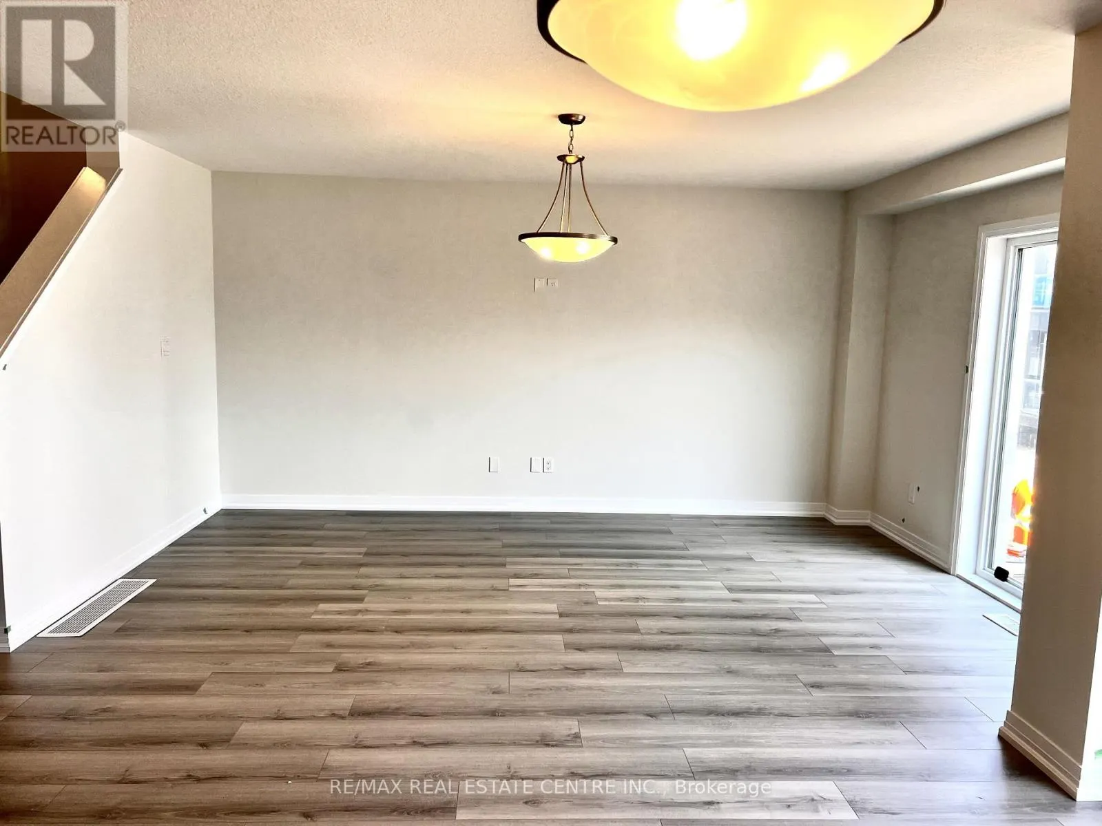 F001 - 261 WOODBINE AVENUE