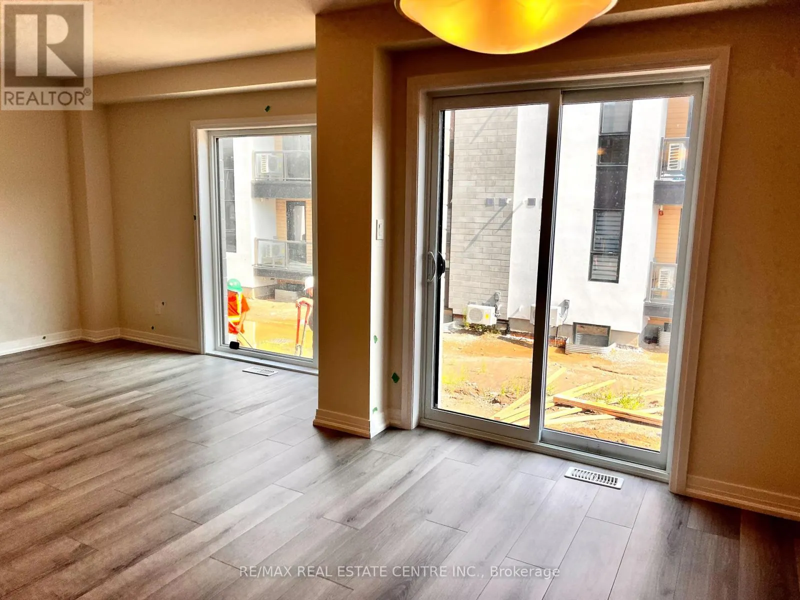 F001 - 261 WOODBINE AVENUE