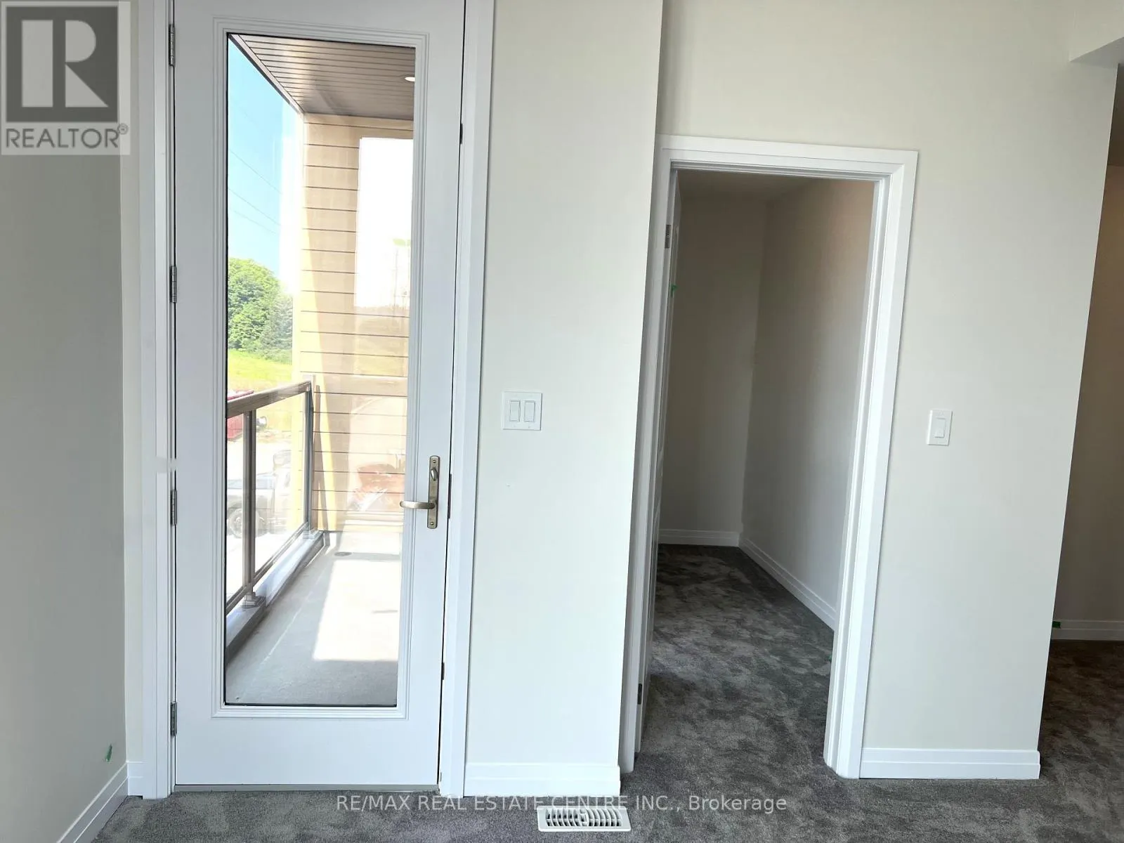 F001 - 261 WOODBINE AVENUE