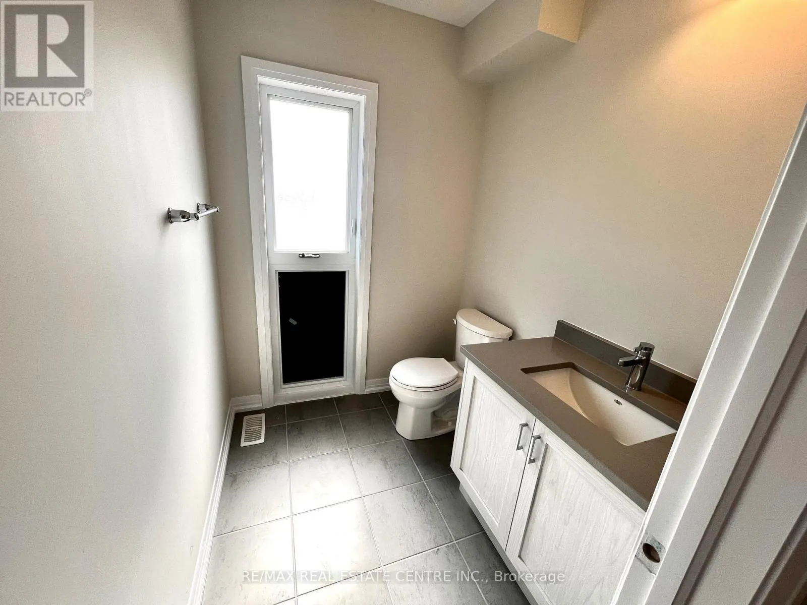 F001 - 261 WOODBINE AVENUE
