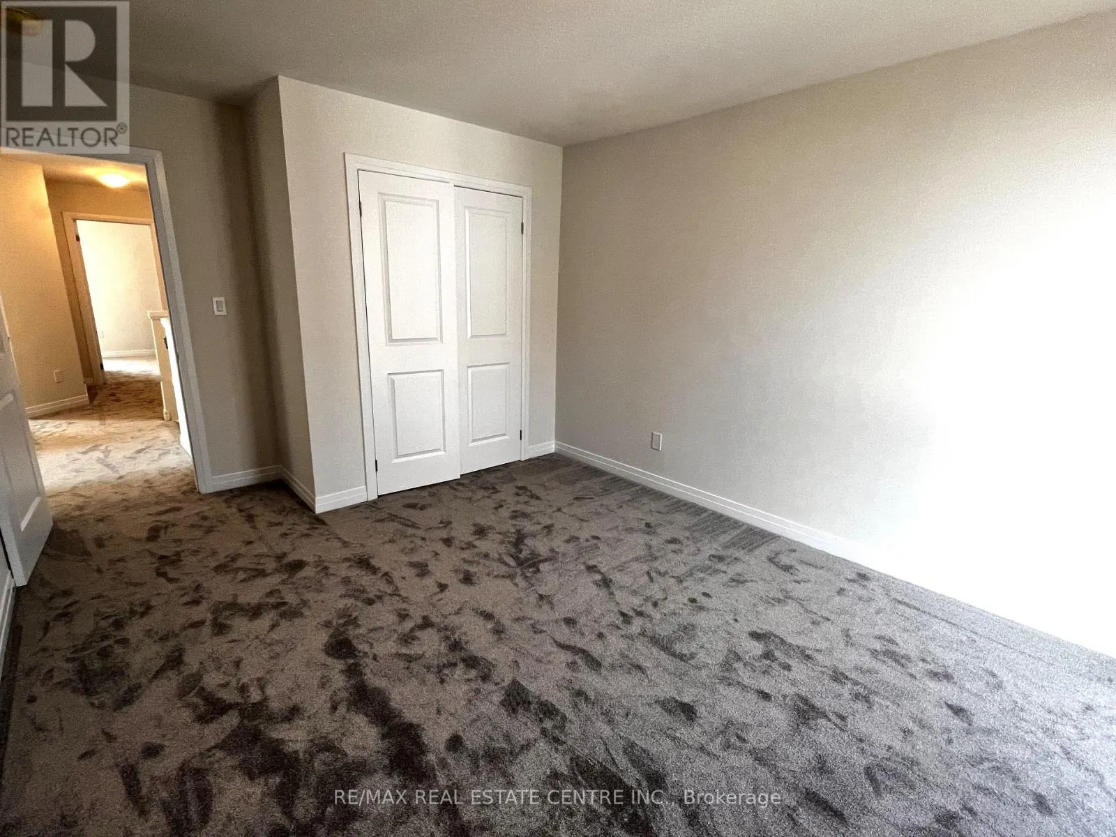 F001 - 261 WOODBINE AVENUE