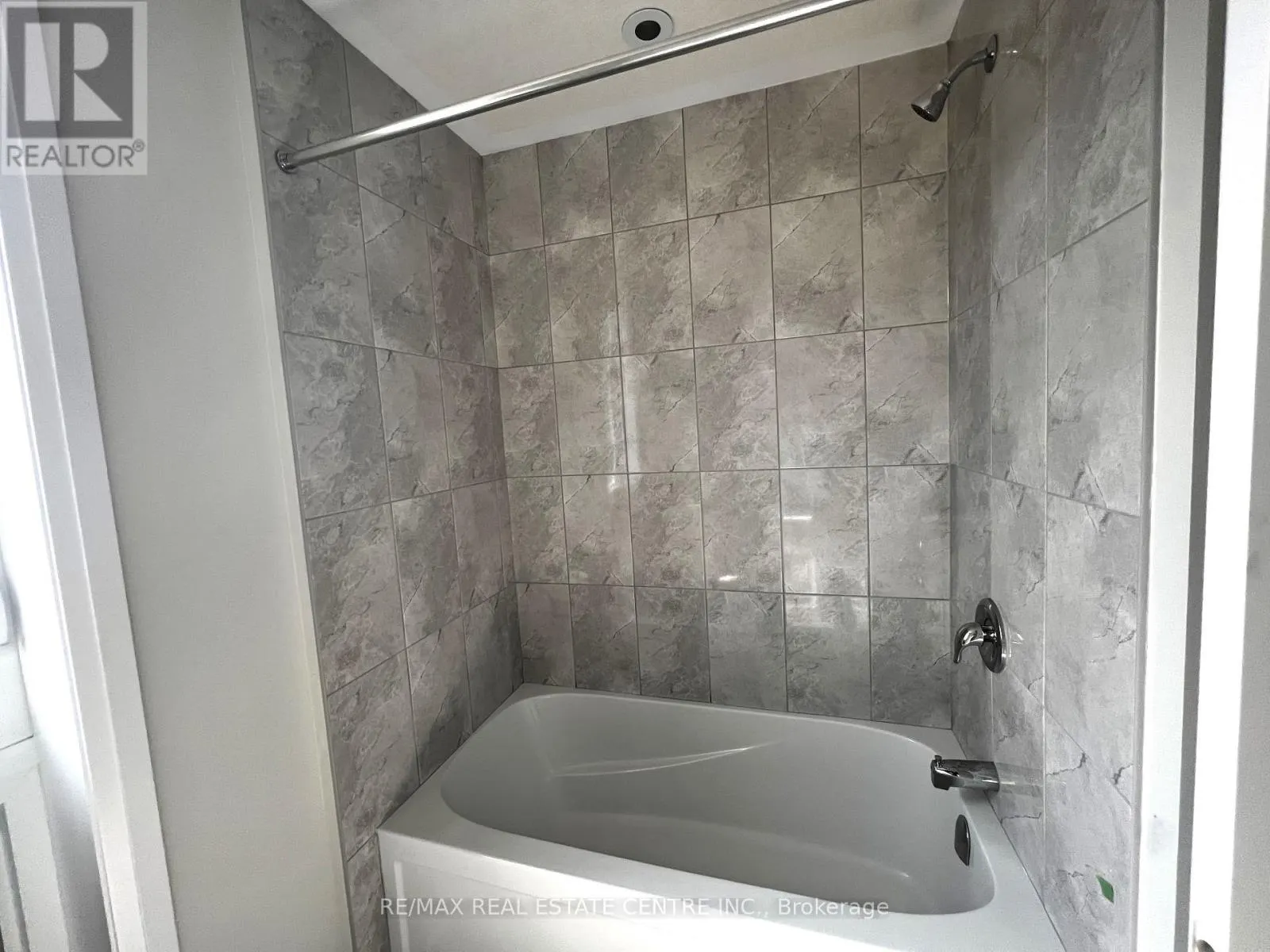 F001 - 261 WOODBINE AVENUE