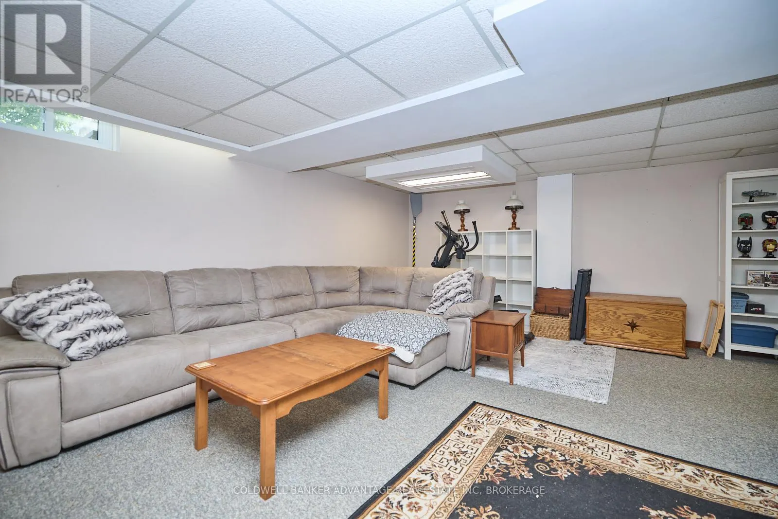 33 NAPLES COURT