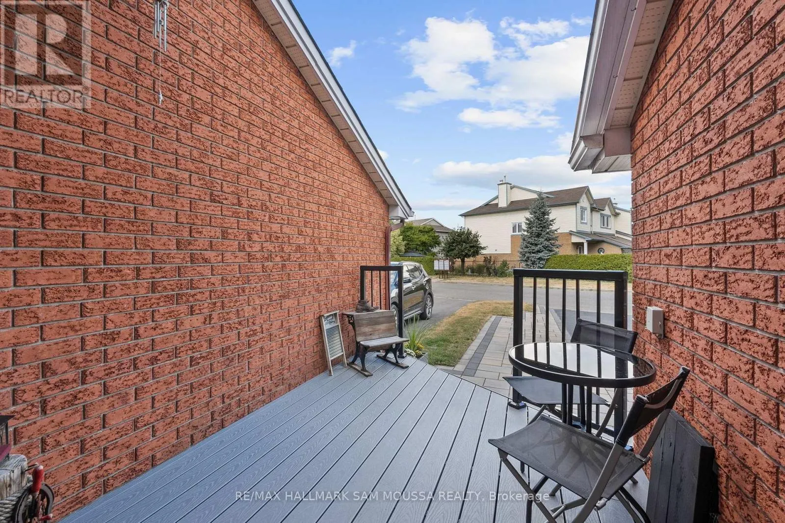 763 HANCOCK CRESCENT