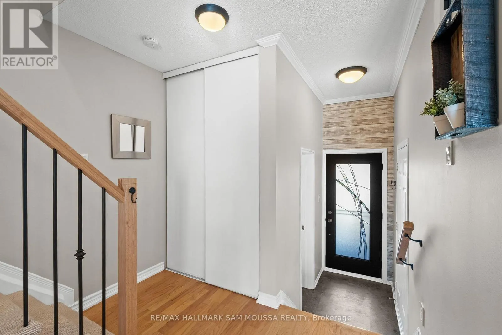 763 HANCOCK CRESCENT