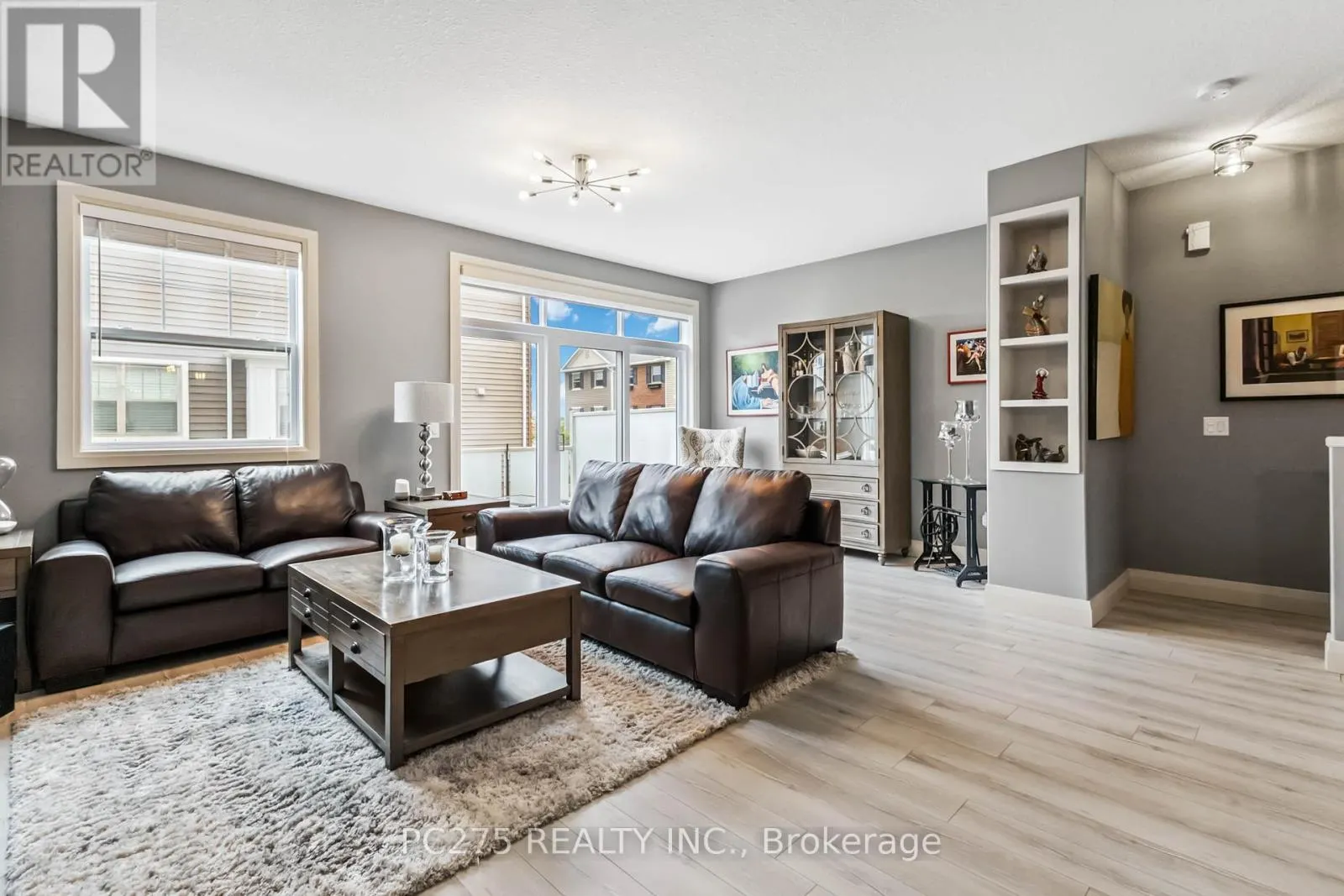 15 - 1040 CORONATION DRIVE, #15