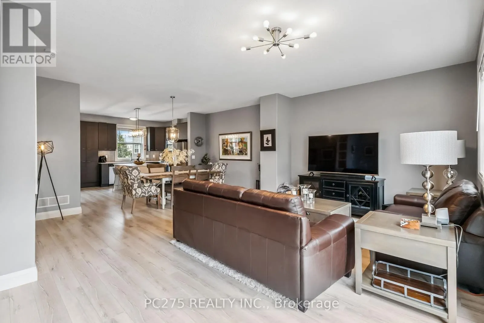 15 - 1040 CORONATION DRIVE, #15