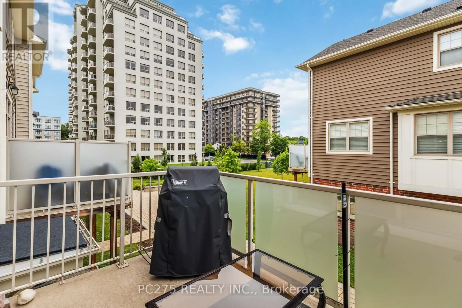 15 - 1040 CORONATION DRIVE, #15