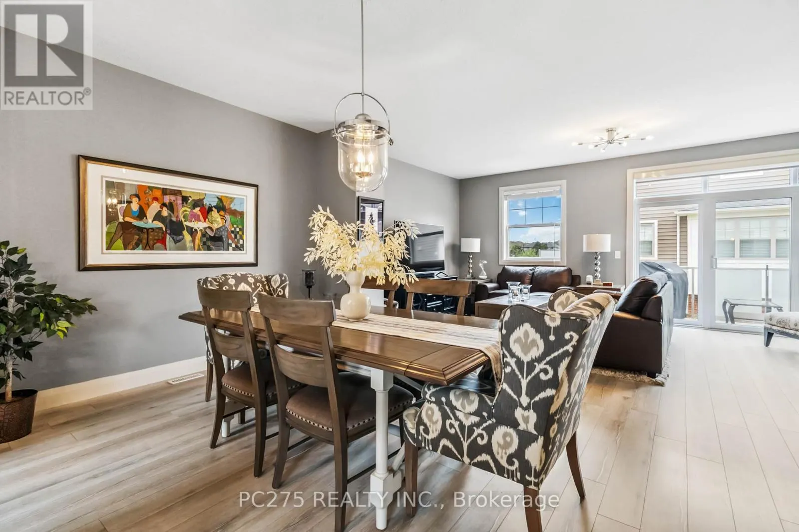15 - 1040 CORONATION DRIVE, #15