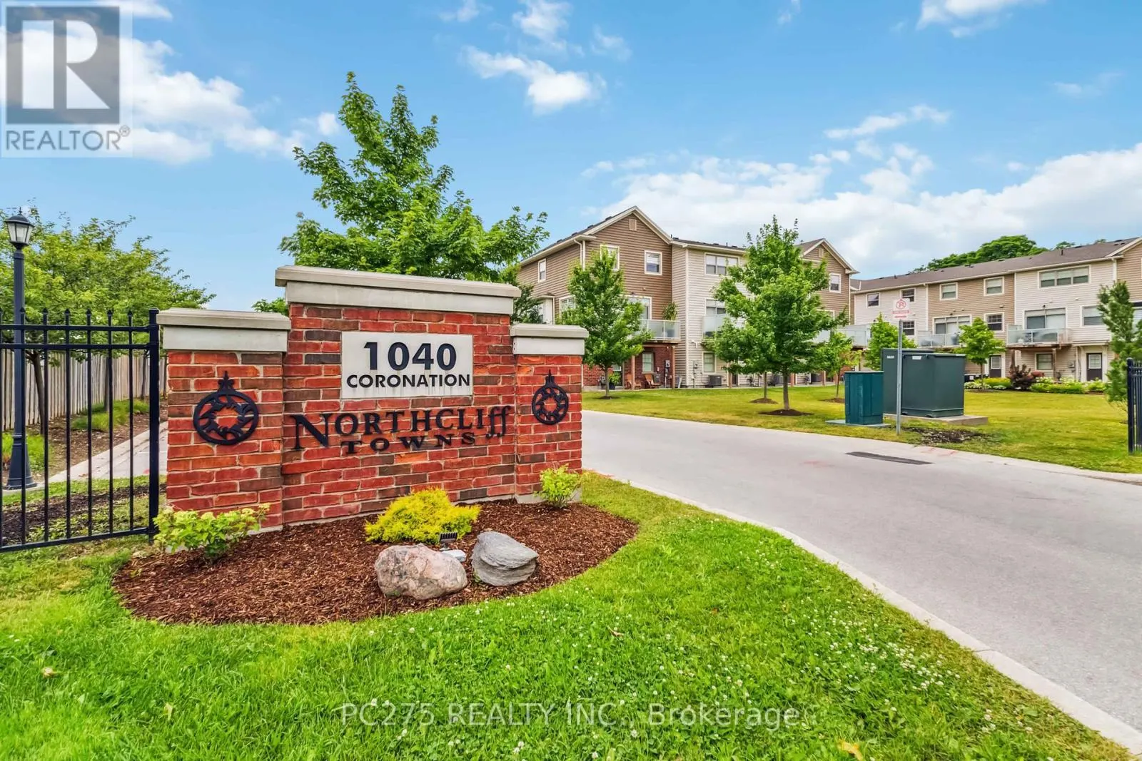 15 - 1040 CORONATION DRIVE, #15