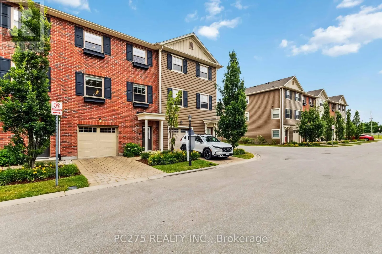 15 - 1040 CORONATION DRIVE, #15