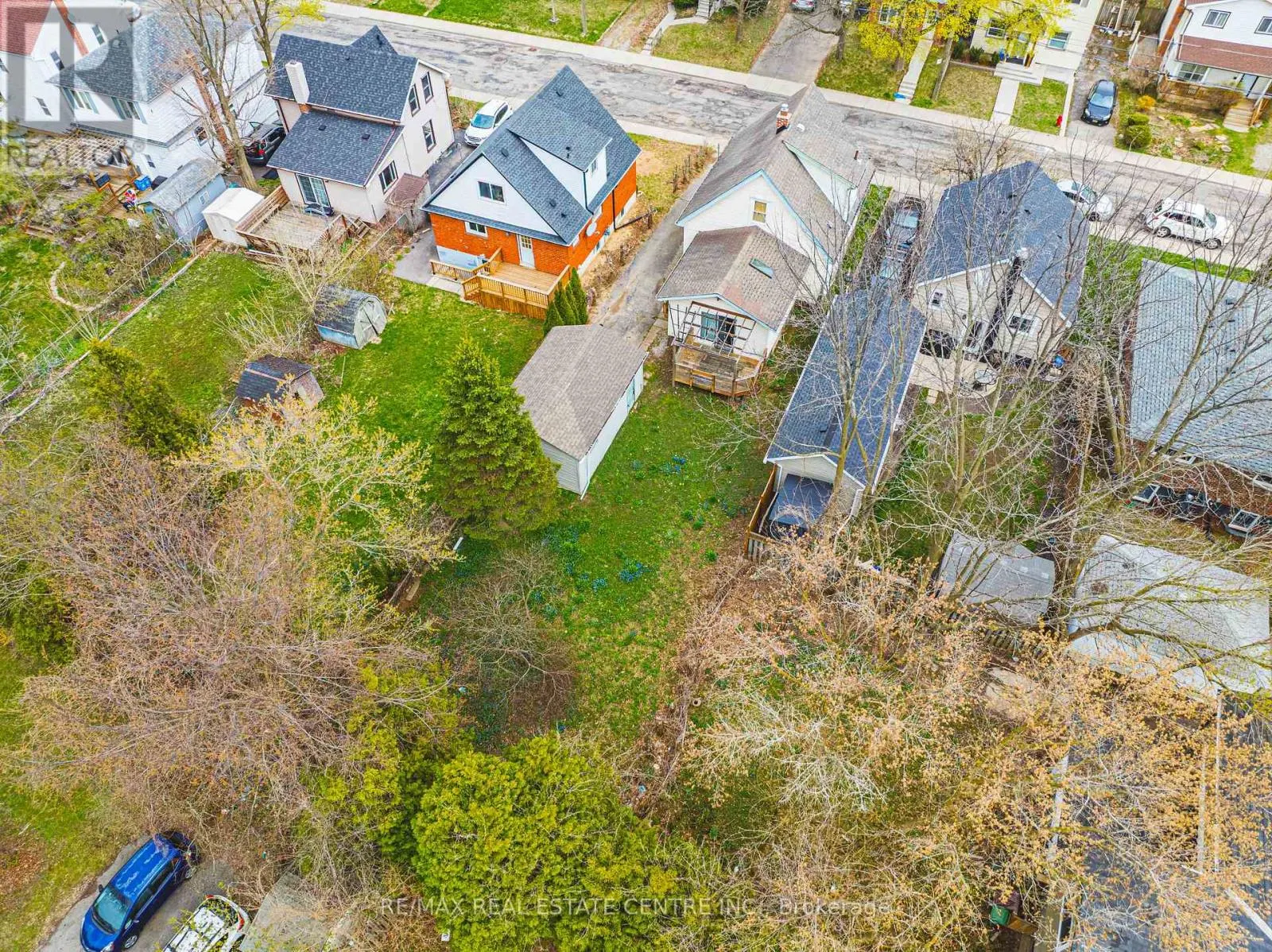 70 HILLVIEW STREET