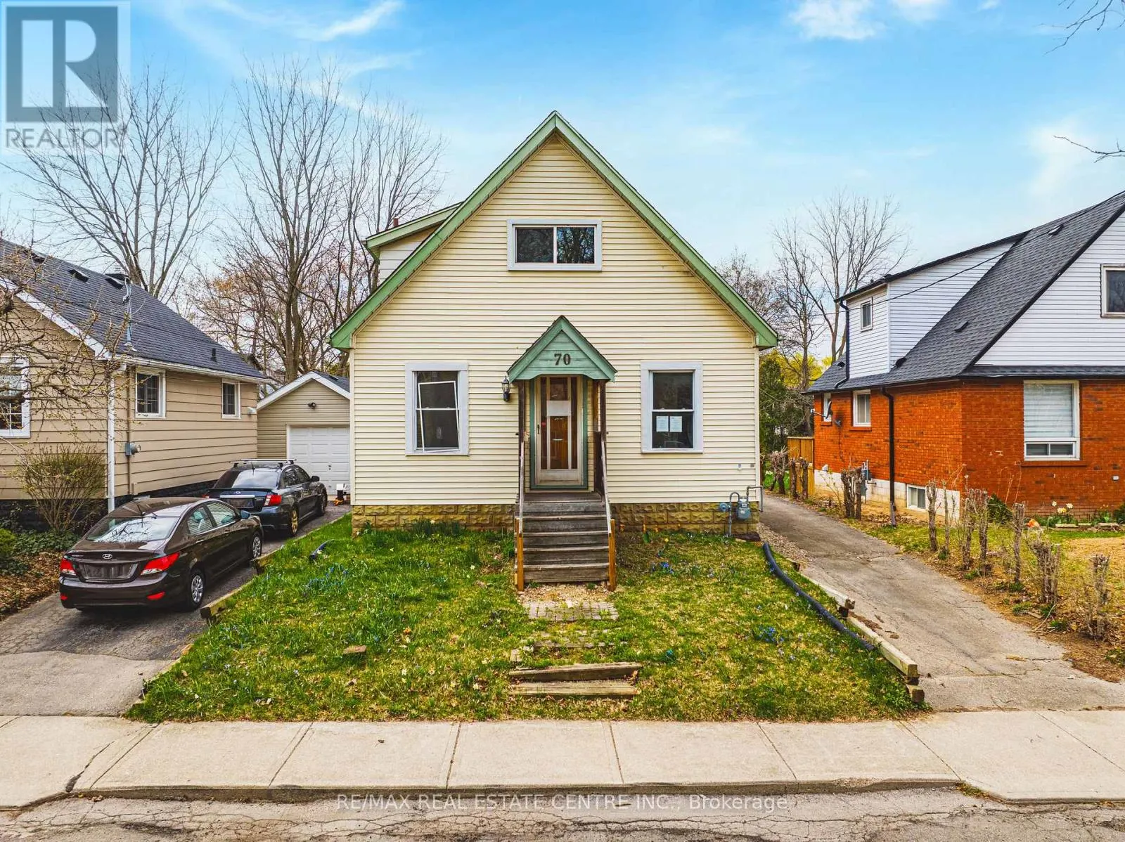 70 HILLVIEW STREET