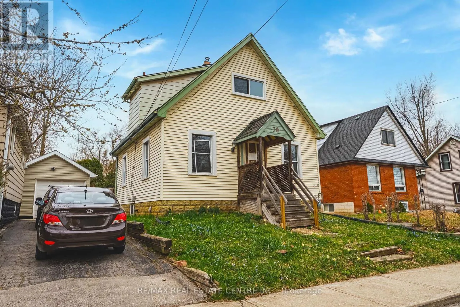 70 HILLVIEW STREET