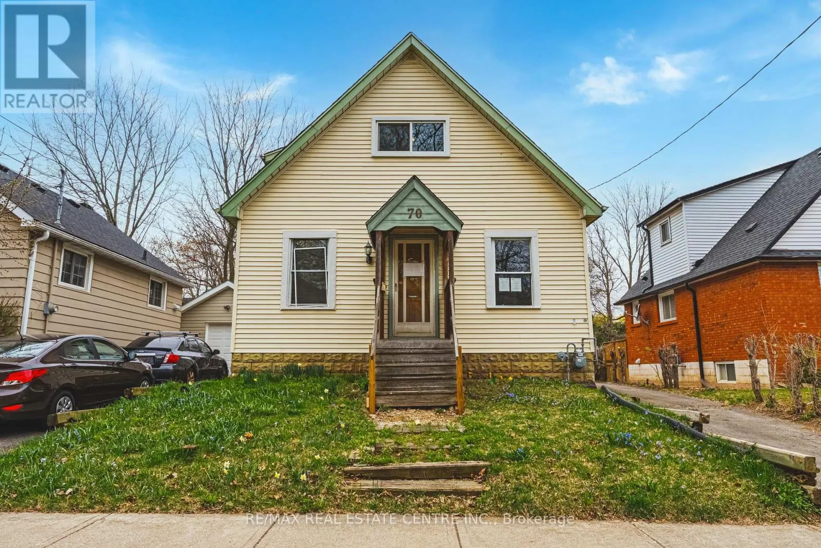70 HILLVIEW STREET