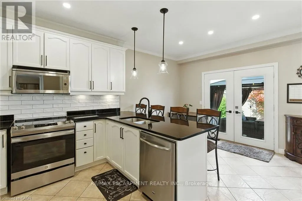 11 SILVERSPRING CRESCENT
