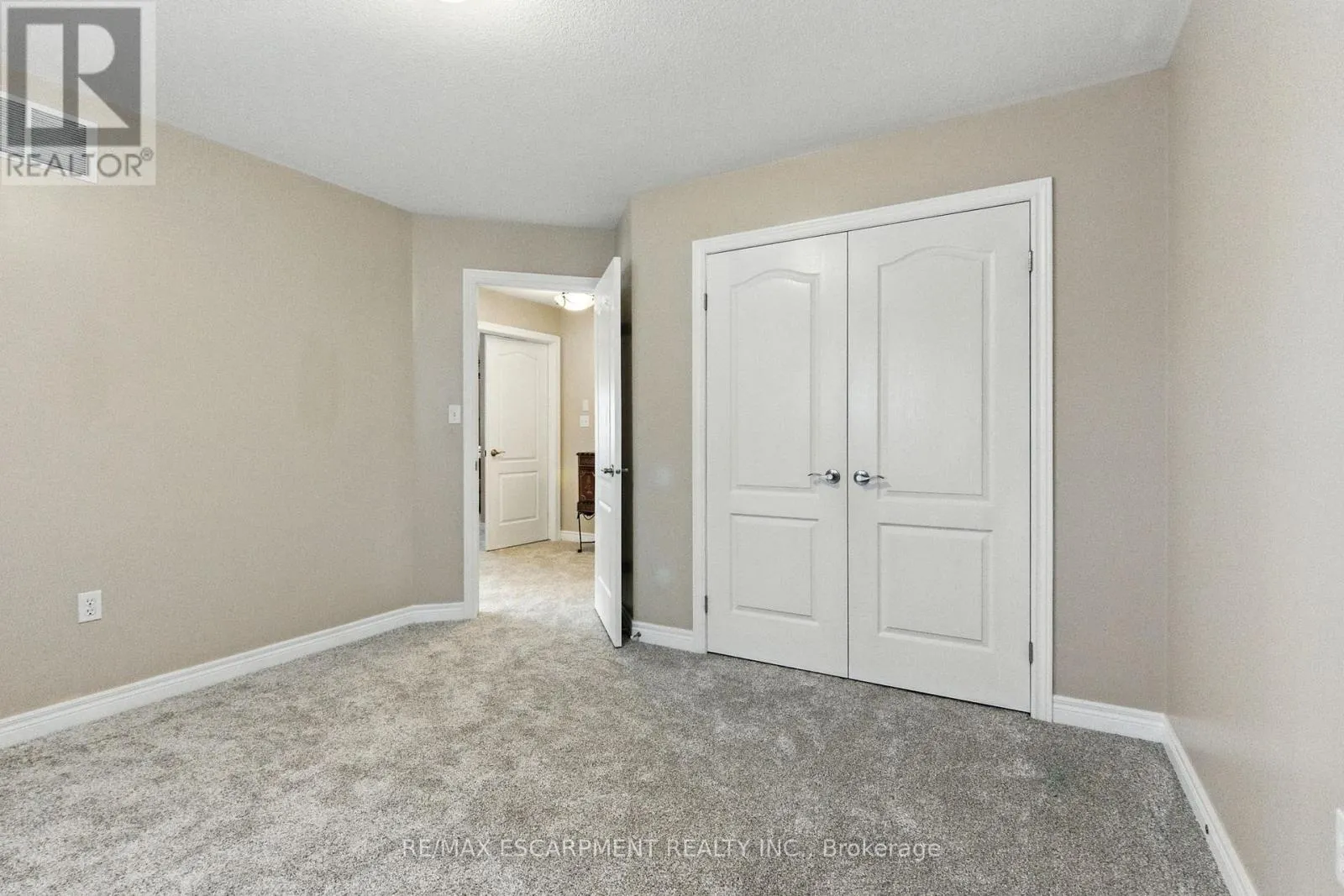 11 SILVERSPRING CRESCENT