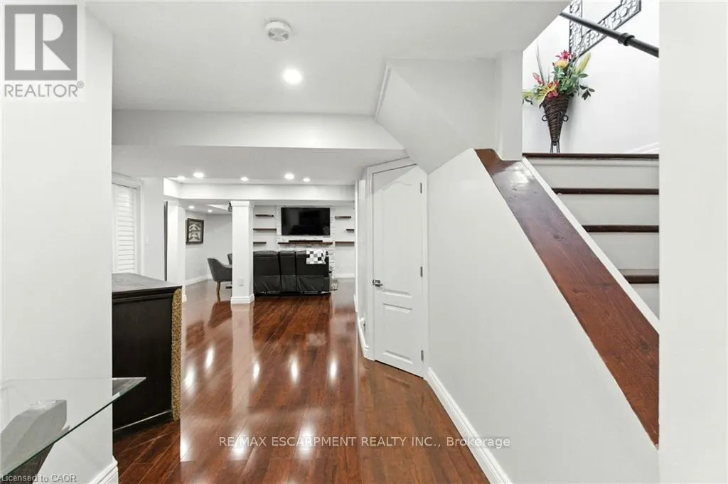 11 SILVERSPRING CRESCENT