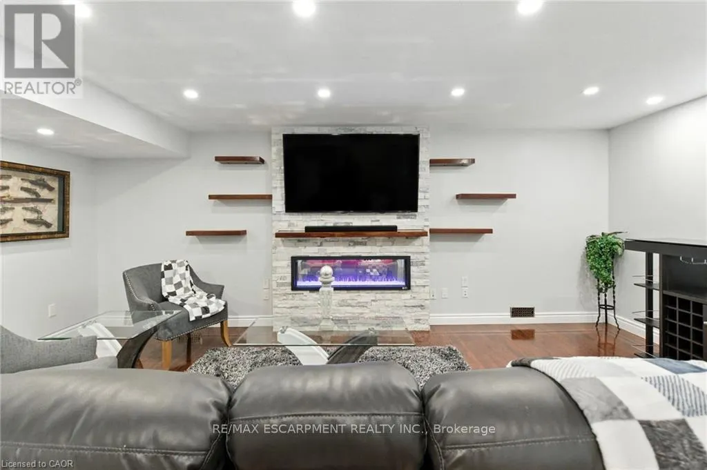 11 SILVERSPRING CRESCENT