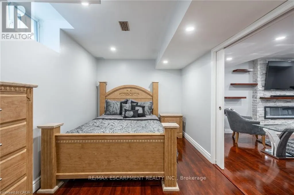 11 SILVERSPRING CRESCENT