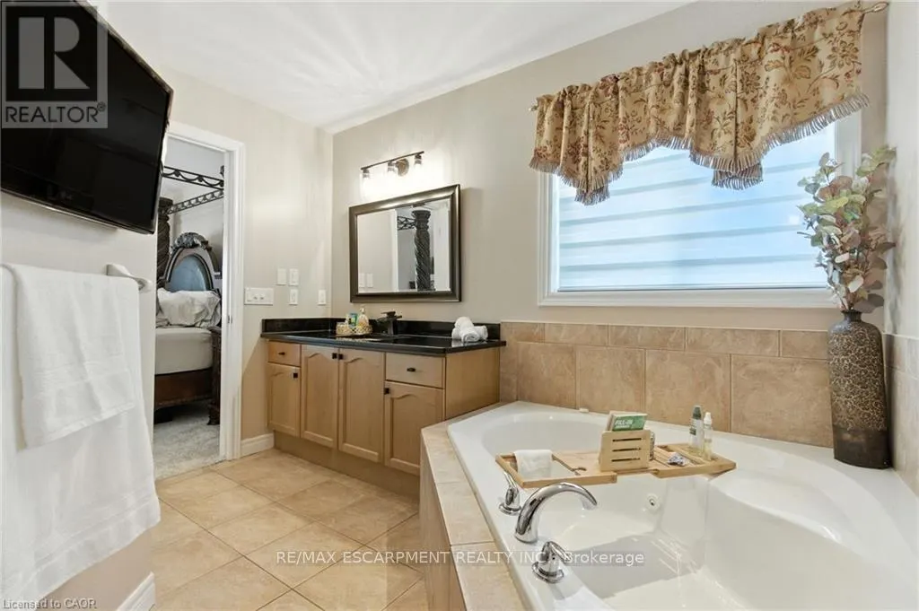 11 SILVERSPRING CRESCENT
