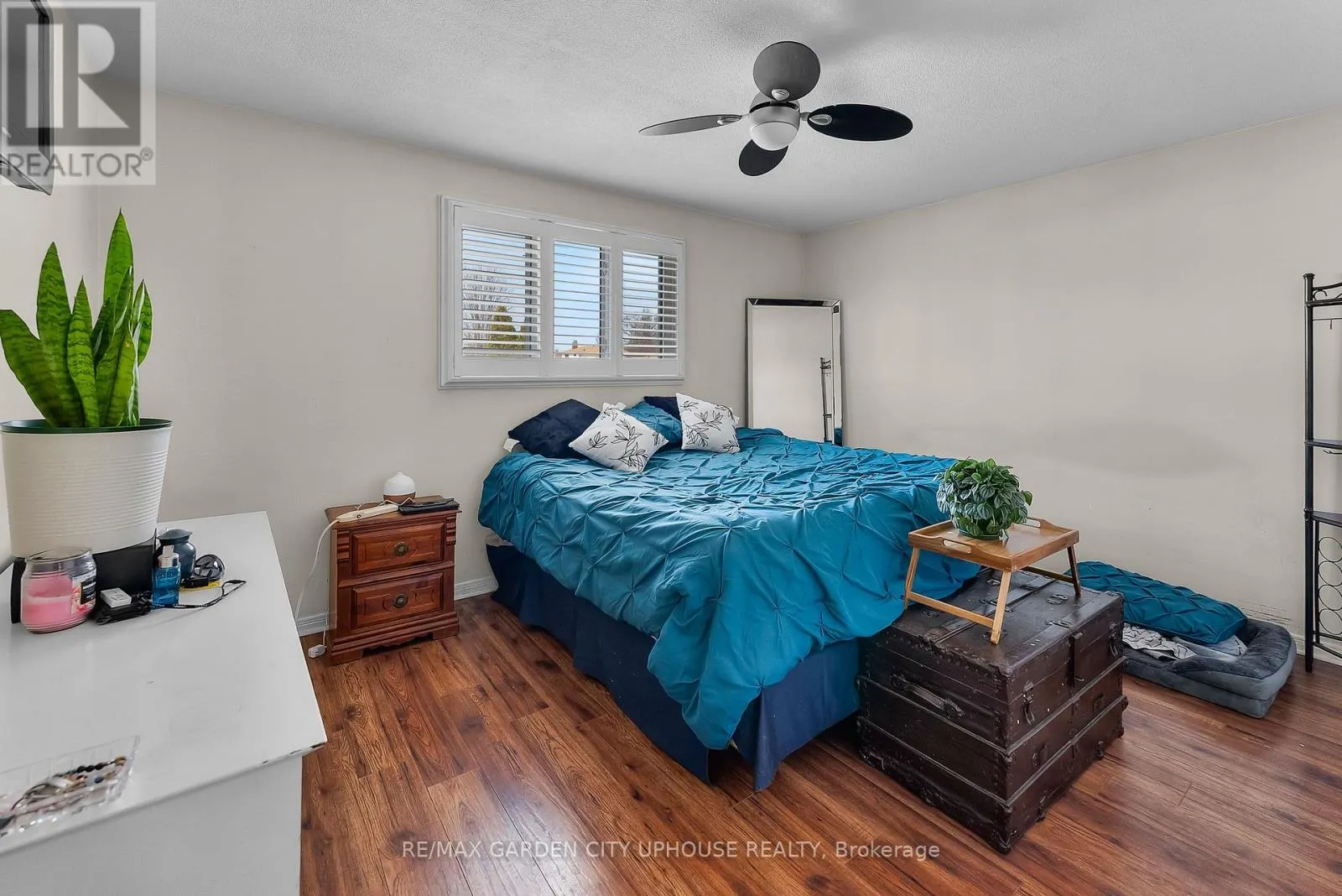 7722 RONNIE CRESCENT