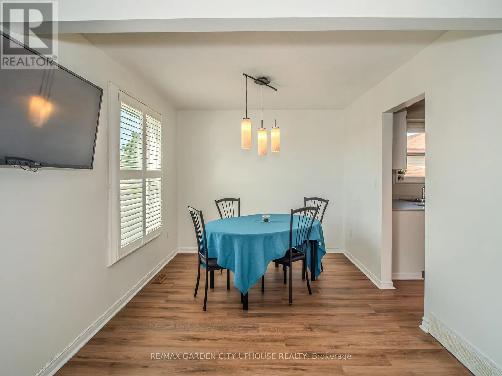 7722 RONNIE CRESCENT