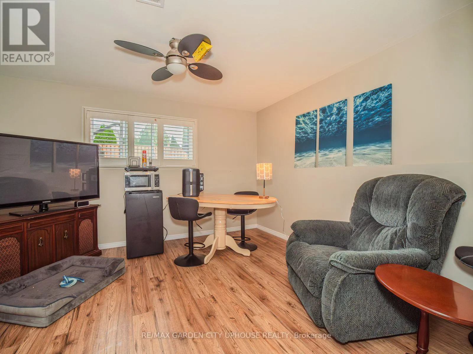 7722 RONNIE CRESCENT