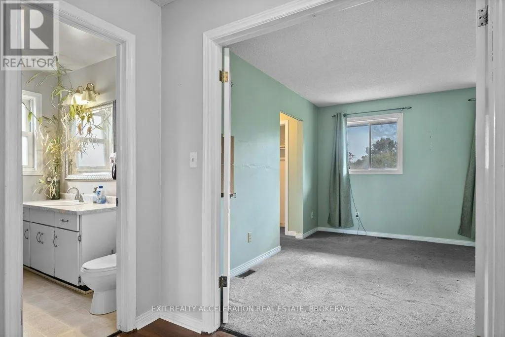 150 SHORELINE CRESCENT