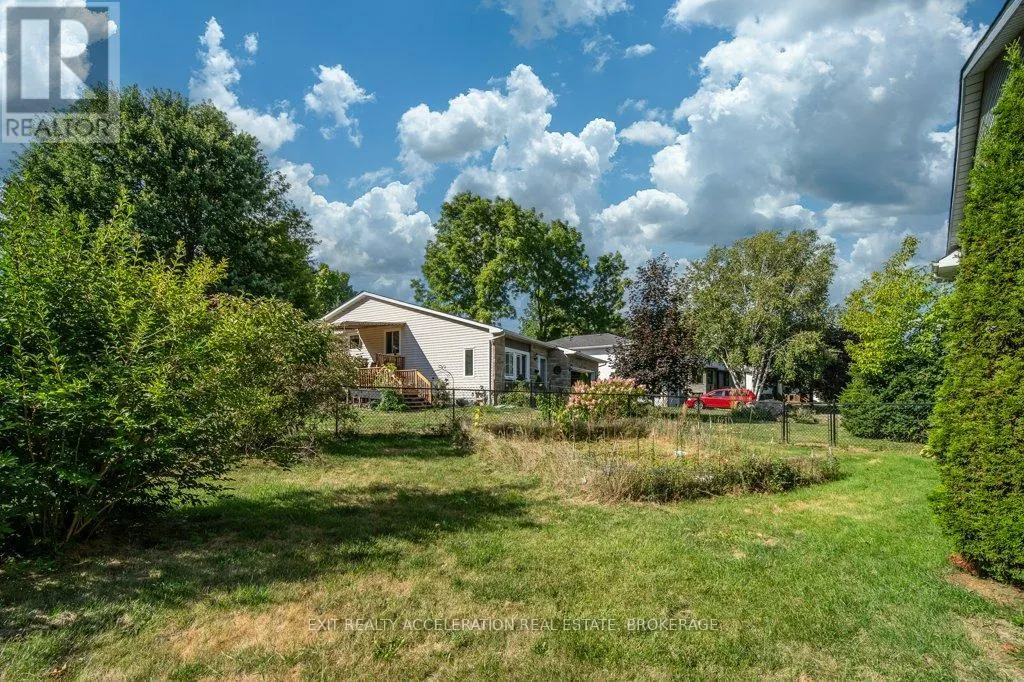 150 SHORELINE CRESCENT