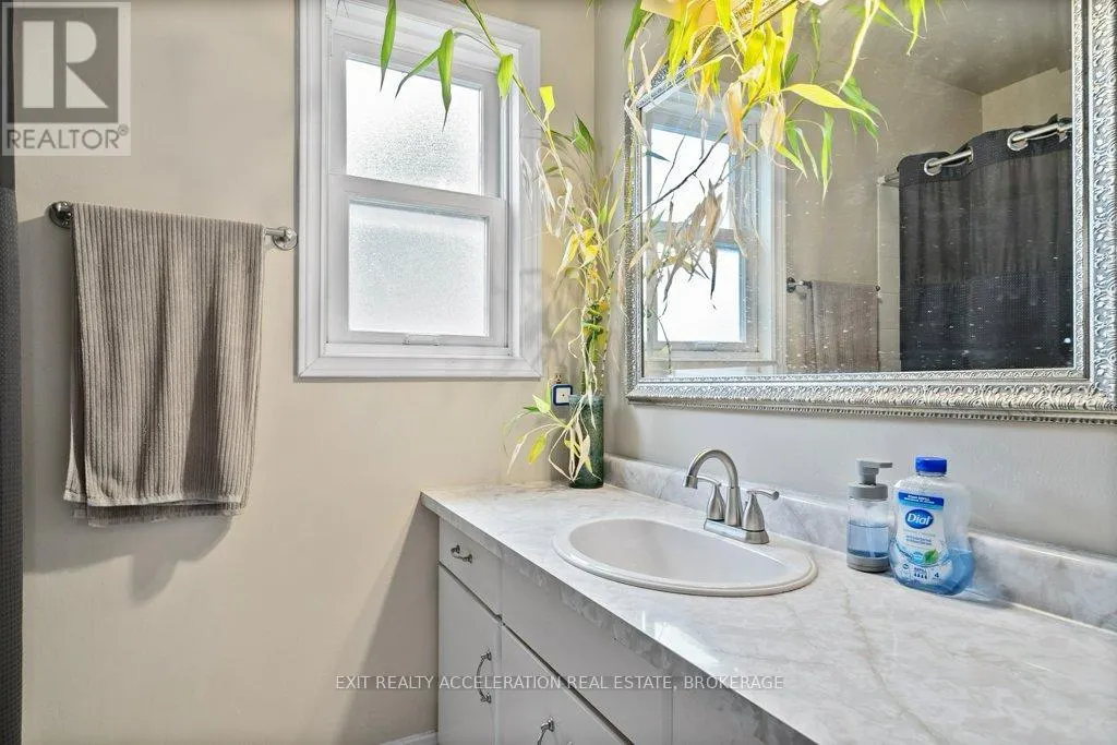 150 SHORELINE CRESCENT