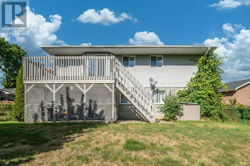 150 SHORELINE CRESCENT