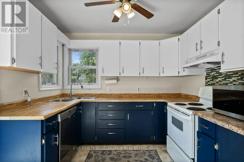 150 SHORELINE CRESCENT