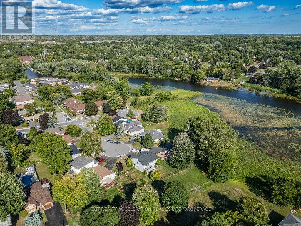 150 SHORELINE CRESCENT