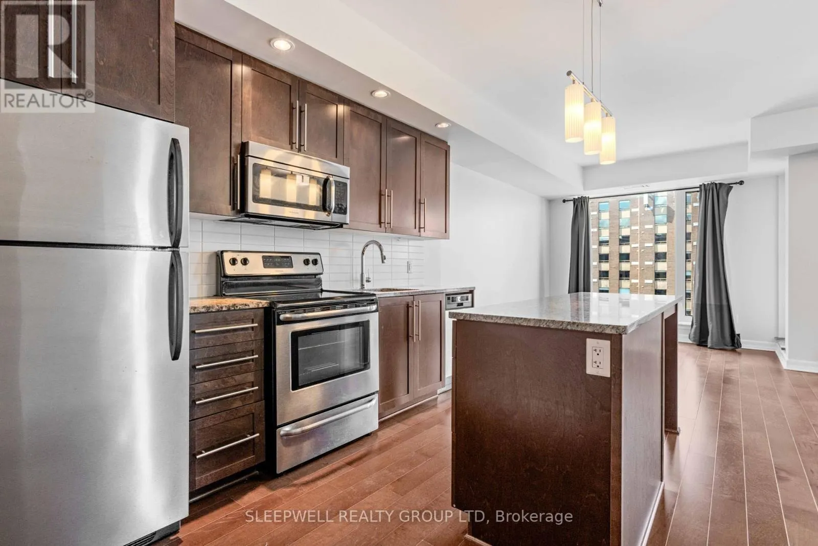 1212 - 238 BESSERER STREET