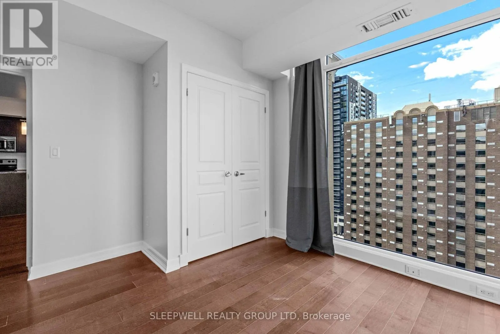1212 - 238 BESSERER STREET