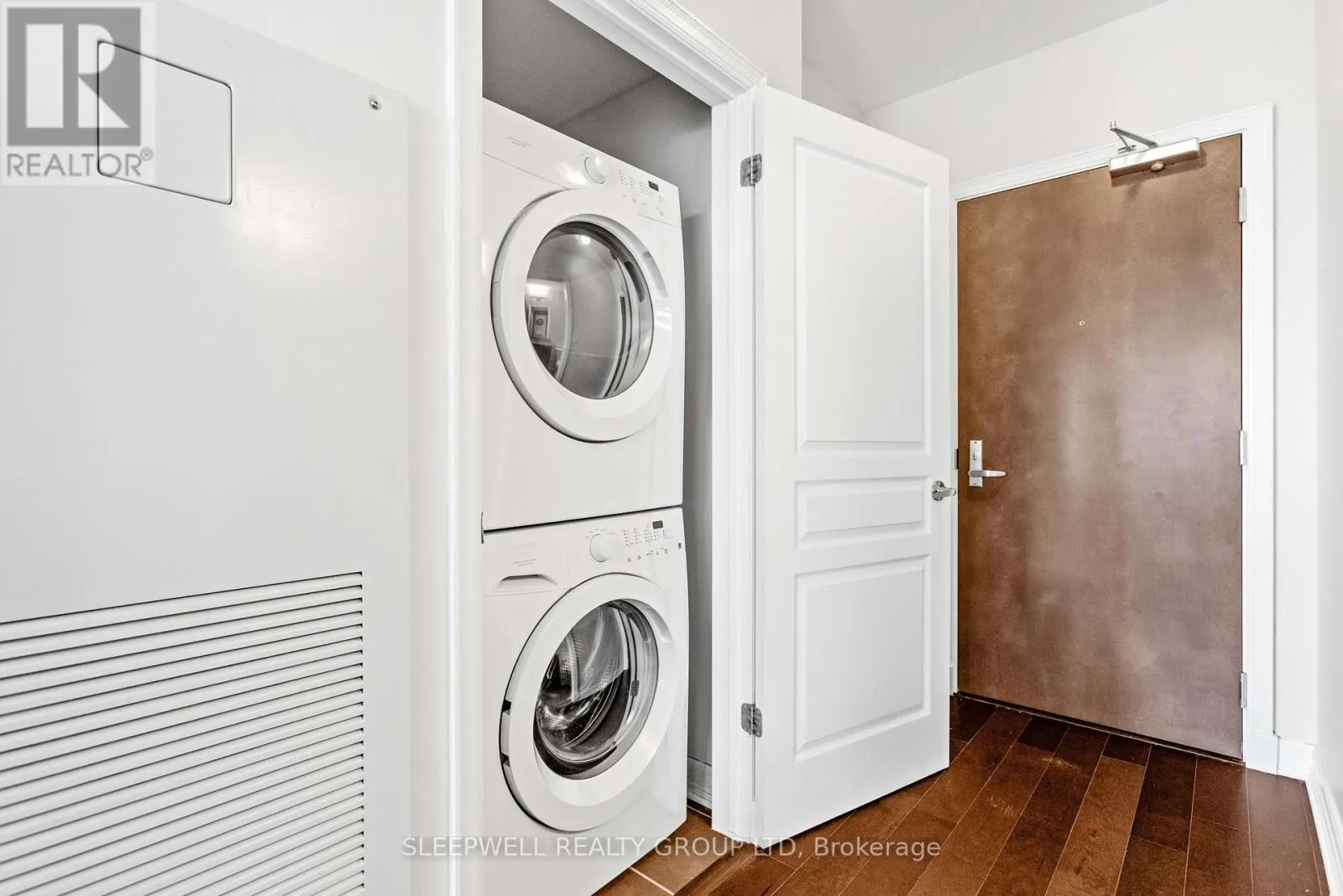1212 - 238 BESSERER STREET