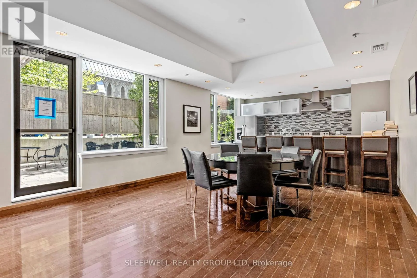 1212 - 238 BESSERER STREET