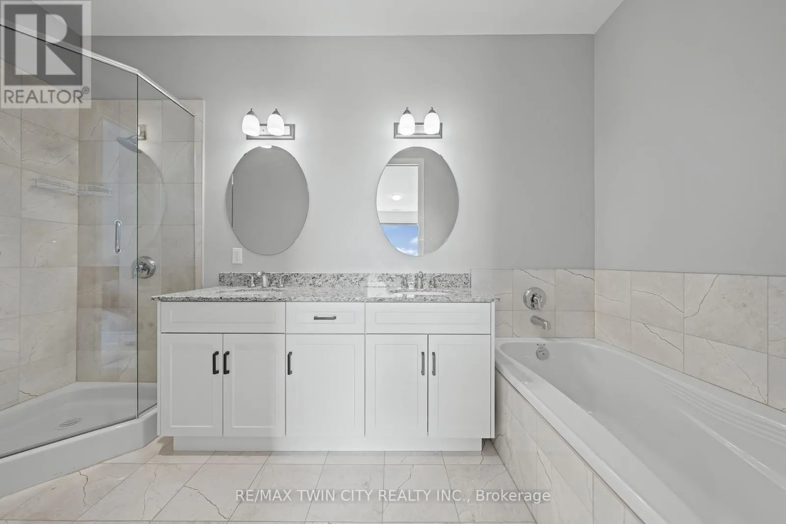 706 - 223 ERB STREET W
