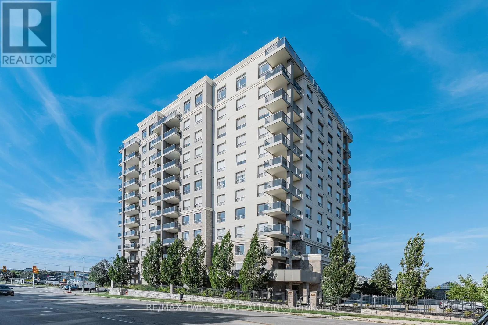 706 - 223 ERB STREET W