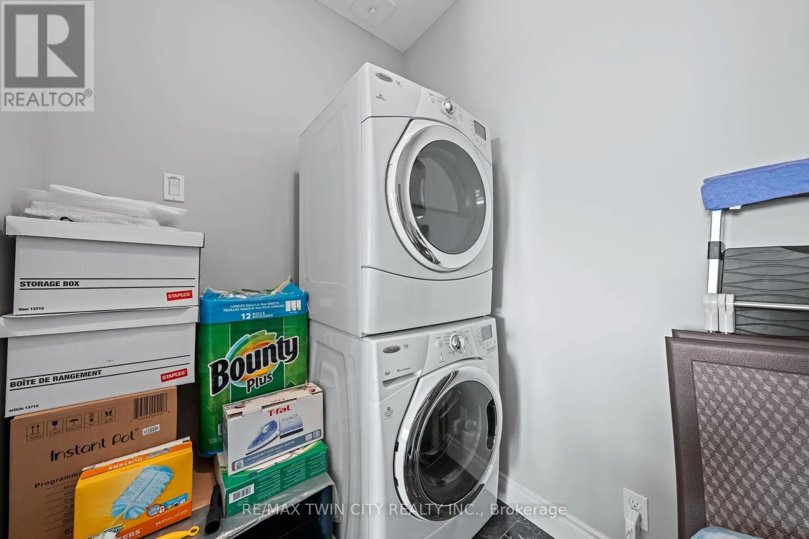 706 - 223 ERB STREET W