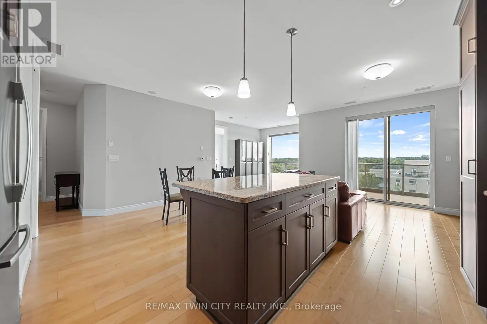 706 - 223 ERB STREET W
