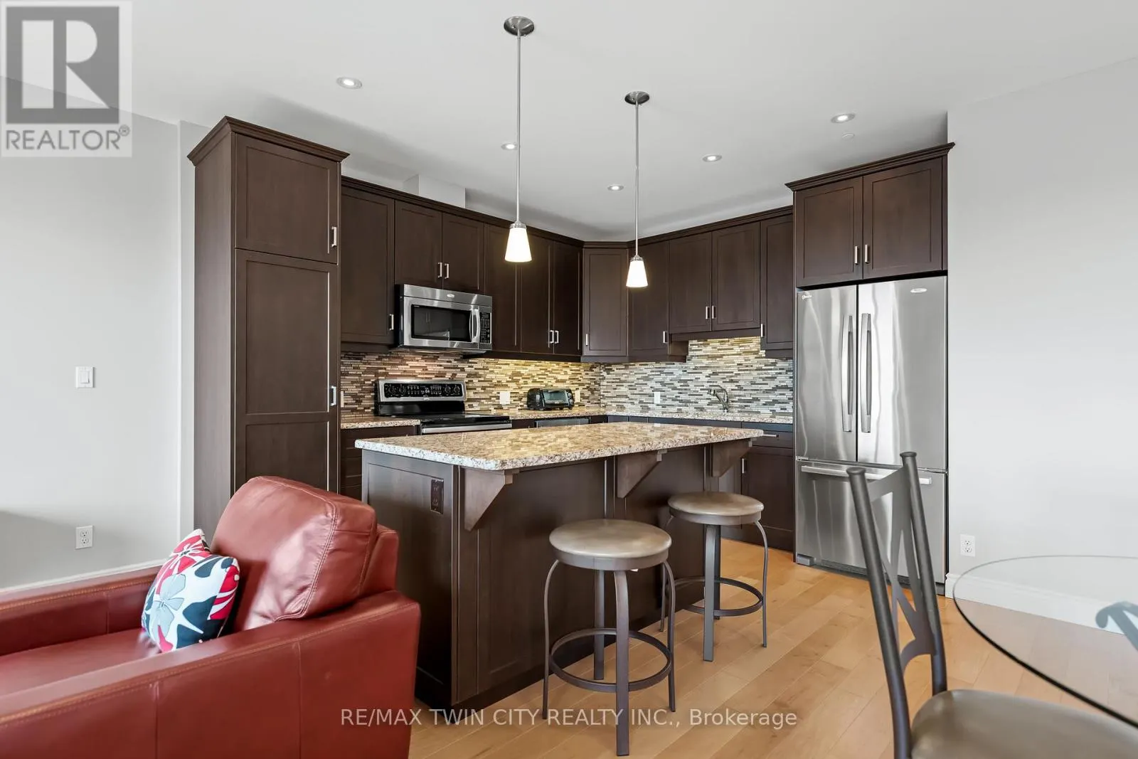 706 - 223 ERB STREET W