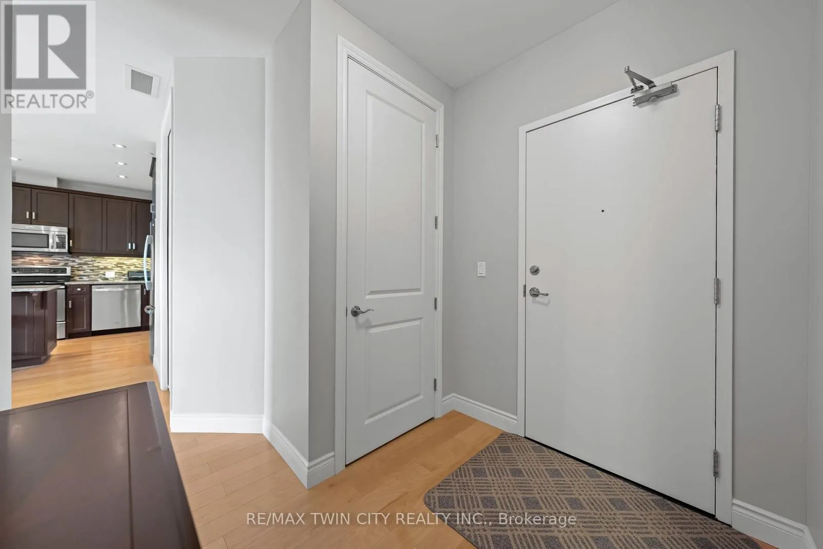 706 - 223 ERB STREET W