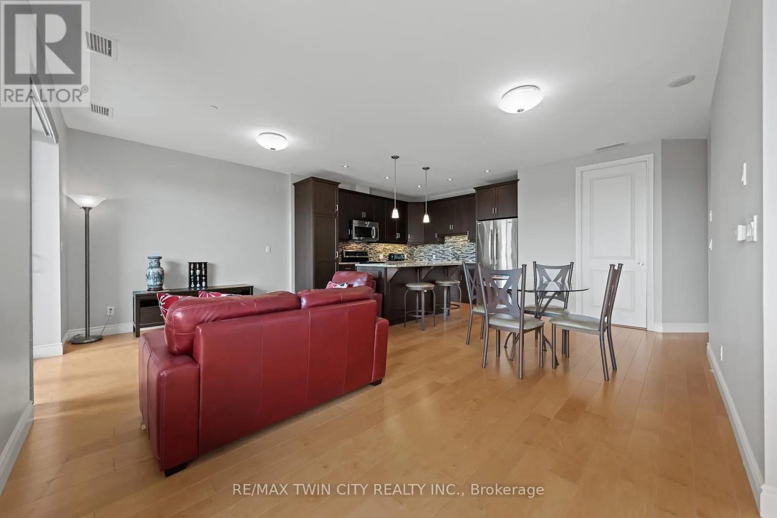 706 - 223 ERB STREET W