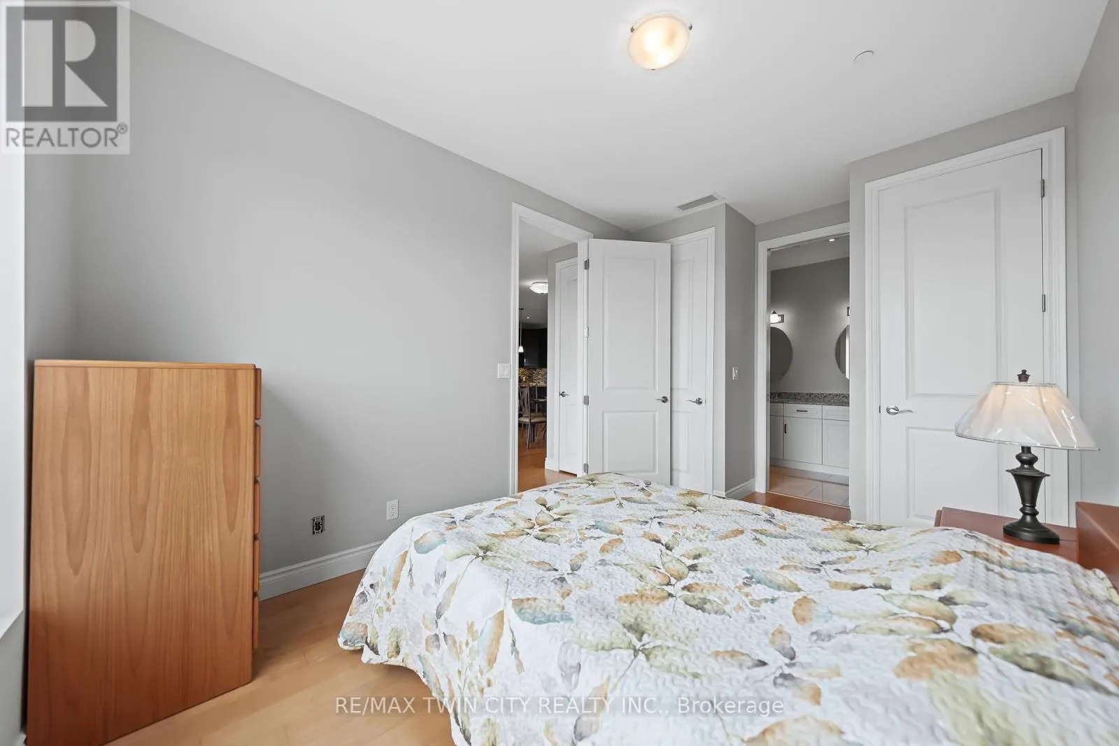 706 - 223 ERB STREET W