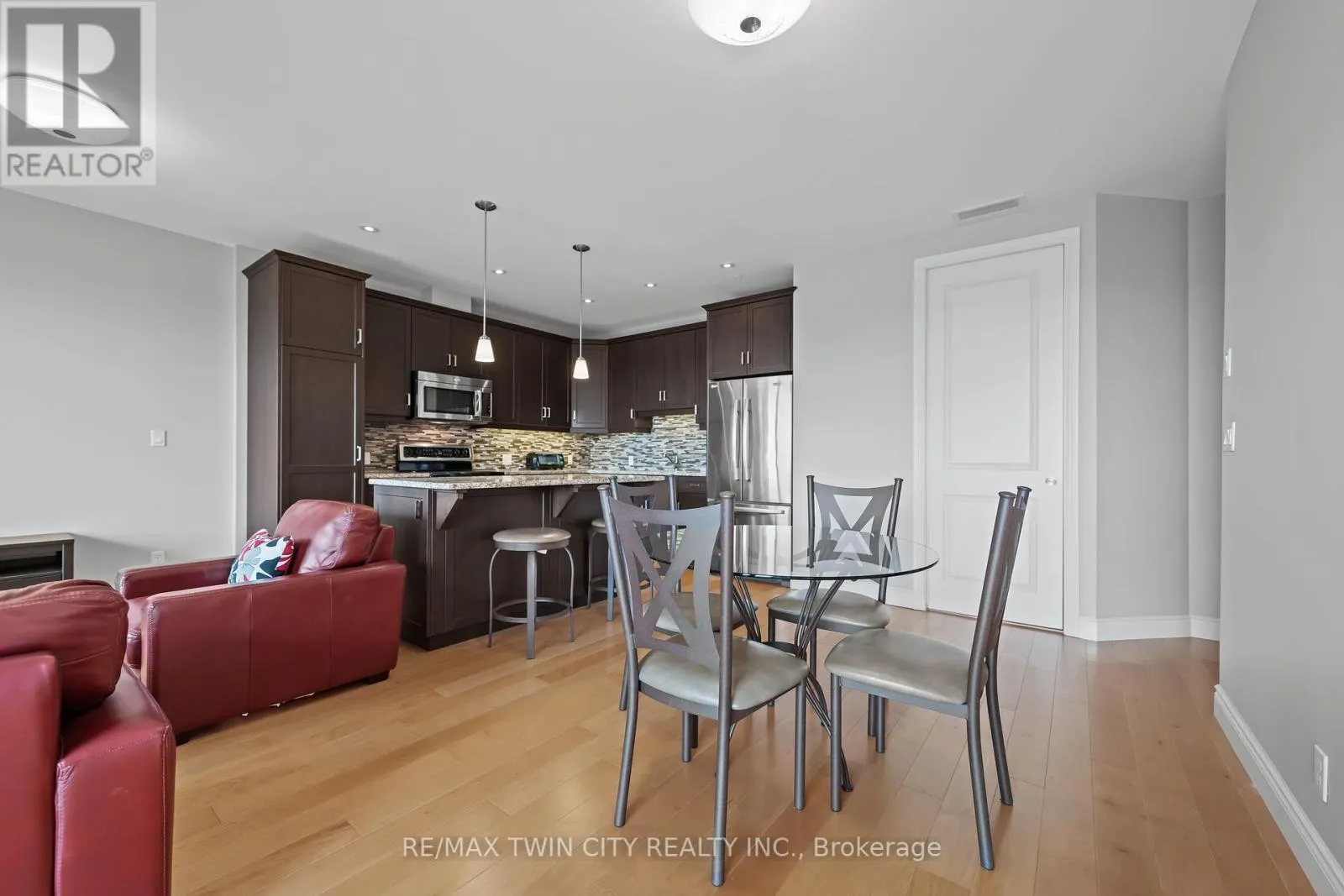 706 - 223 ERB STREET W