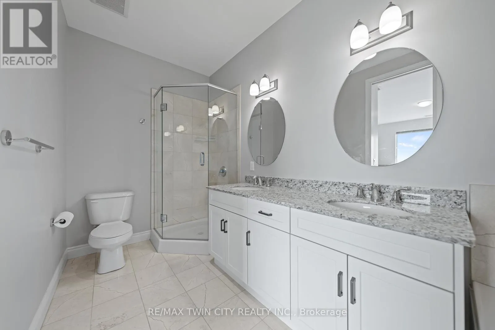 706 - 223 ERB STREET W